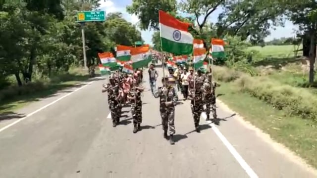 एसएसबी ने लखीमपुरखीरी से सिद्धार्थनगर के सीमा चौकियों पर किया तिरंगा दौड का शुभारंभ।