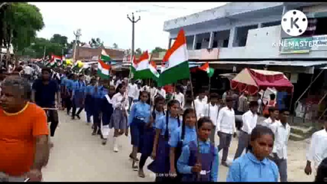 चायल: चरवा में आजादी के 75 वर्ष पूर्ण होने पर हजारों बच्चों ने निकाली भव्य तिरंगा रैली