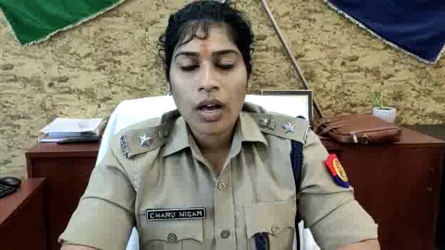 औरैया एसपी चारू निगम ने स्कूली बच्चों के साथ मनाया रक्षाबंधन का पर्व, जिले वासियों को दी रक्षाबंधन की बधाई