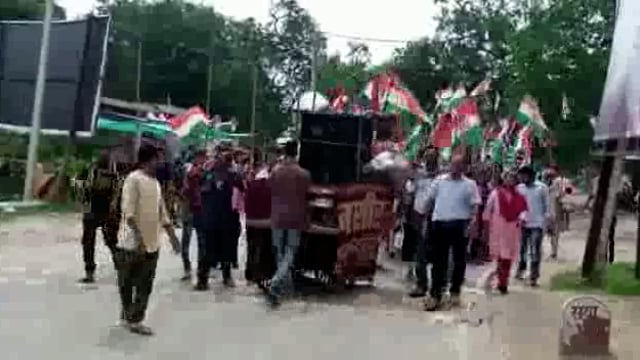 मोट विकासखंड से निकाली गई बच्चों द्वारा तिरंगा रैली