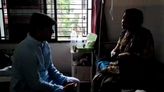 माजी नगरसेविका सुमती ढोके यांनी आमदार रवी राणांना बांधली राखी 
