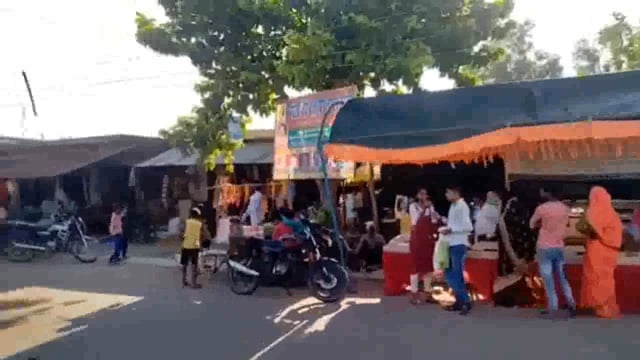 तरबगंज रक्षाबंधन के त्यौहार पर रक्षाबंधन व मिठाई की दुकान पर लगी रही भीड़ देखिए बातचीत की पूरी रिपोर्ट