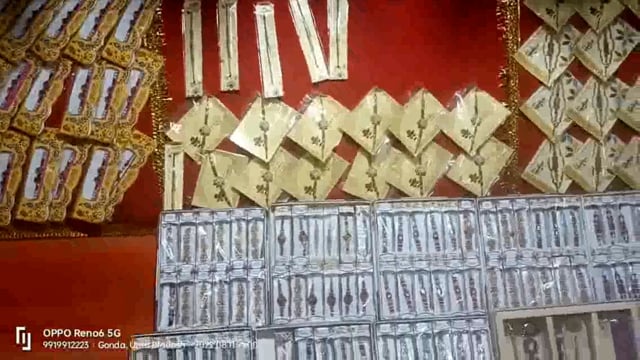 रक्षाबंधन त्यौहार के उपलक्ष में क्षेत्र में सजी राखी की दुकानें।।