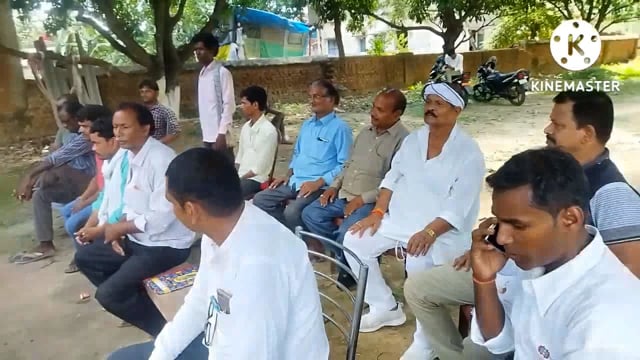 राजग को छोड़ महागठबंधन में सामिल होकर सरकार बनाने पर रा0लोक जनशक्ति पार्टी के जिलाध्यक्ष ने नितीशकुमार की घोर निंदा की