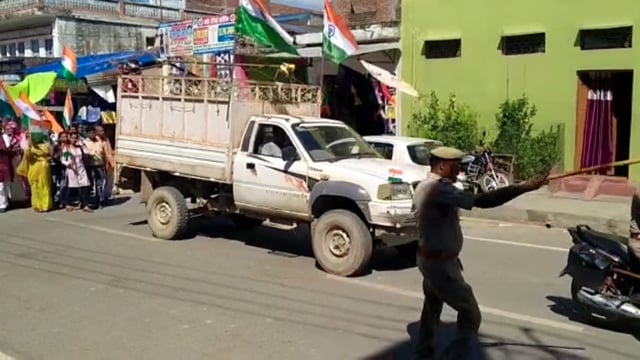 व्यापार मण्डल अध्यक्ष अमन जायसवाल के नेतृत्व में ककरहवा बाजार में ग्राम प्रधान सहित स्कूली बच्चों ने निकला तिरंगा यात्र