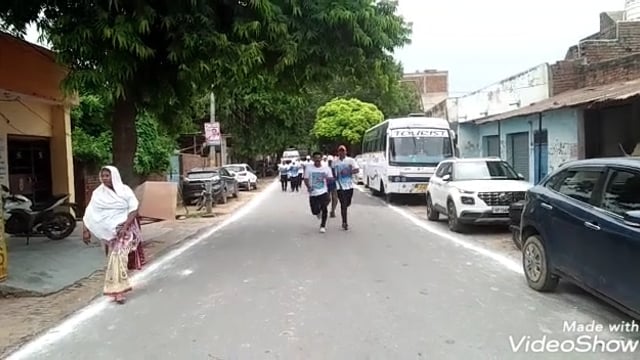 औरैया शहर में आजादी के अमृत महोत्सव के अवसर पर डीएम और एसपी ने मैराथन दौड़ में लिया भाग