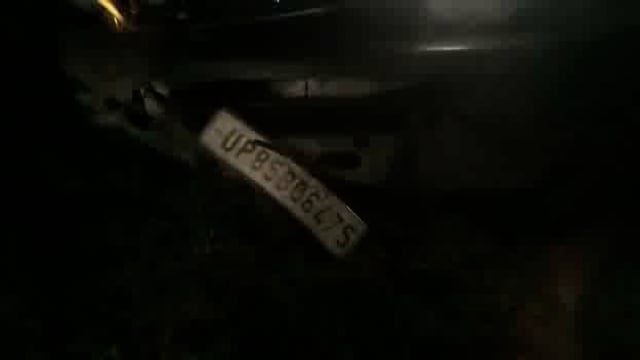 यमुना एक्सप्रेस वे के अंदर पास के नीचे ईको और रोडवेज बस में हुई भिड़ंत