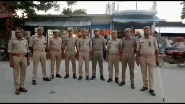 तरबगंज पकड़ी बाजार कस्बे में सक्रिय रह कर निगरानी करती रही पुलिस