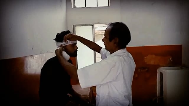 दौना मोड़ के समीप ऑटो और बाइक की टक्कर में बाइक सवार दो युवक हुए जख्मी