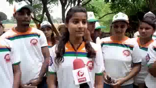 औरैया के तिलक डिग्री कॉलेज की छात्राओं ने कहा: ग्लोबलाइजेशन की समस्या वृक्षारोपण से होगी दूर