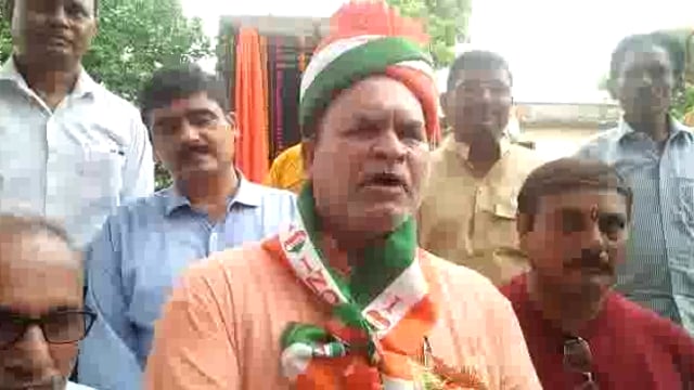 औरैया में शहीद दिवस पर आजादी में शहीद हुए क्रांतिकारियो को भाजपा जिलाध्यक्ष श्रीराम मिश्राने दी श्रद्धांजलि