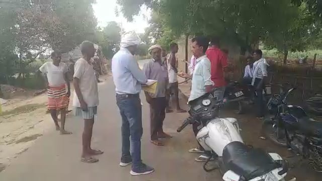 वजीरगंज के बनघुसरा में विद्युत विभाग ने चलाया सघन चेकिंग अभियान, काटे १३ कनेक्शन, दिया विल जमा करने का निर्देश