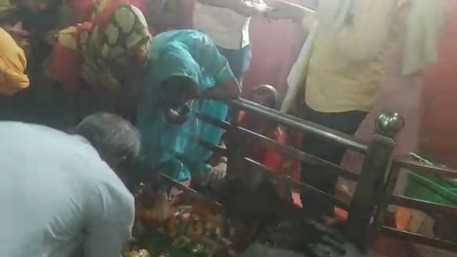 वजीरगंज के बाल्हाराई के सिद्ध पीठ बालेश्वरनाथ मंदिर आज भी भारी संख्या में श्रद्धालुओ ने किया जलाभिषेक, मुस्तैद रही पुलिस