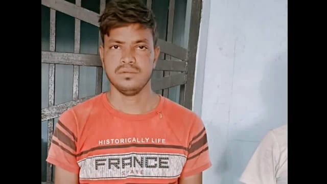 साठोपुर इलाके से मोटरसाइकिल से ले जा रहे दो शराब तस्कर गिरफ्तार।