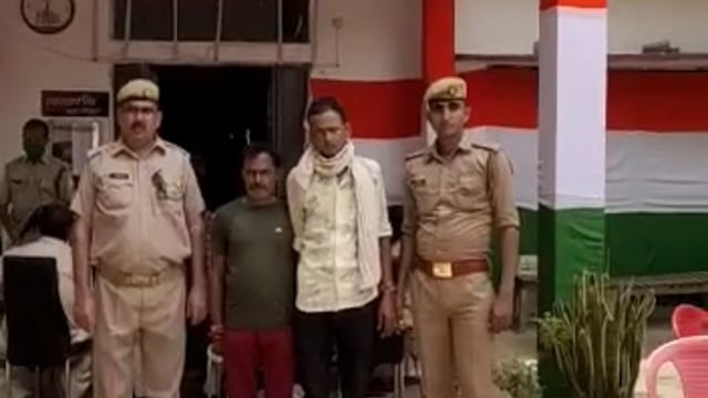 औरैया की एरवाकटरा थाना पुलिस ने अवैध असलाह फैक्ट्री का किया भंडाफोड़, अवैध असलहा समेत 2 अभियुक्त गिरफ्तार