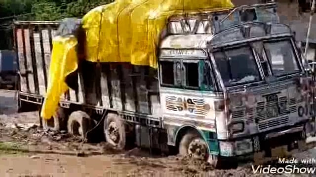 मड़ावरा में बड़े पैमाने पर पकड़ा गया चावल, ट्रक से लादकर भेजा जा रहा था एमपी, SDM ने की छापेमारी, मण्डी सचिव को...