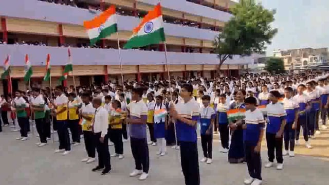 अमृत पब्लिक स्कूल सहादतपुरा में प्रभात फेरी का आयोजन हुआ