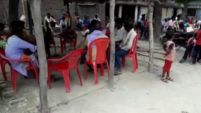 जनपद बहराइच के हरदी थाना क्षेत्र पूरे गंगा प्रसाद के पास तेज रफ्तार बाइक ने युवक को मारी जोरदार टक्कर युवक की हादसे मौत