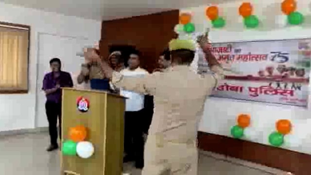 पुलिस लाइन सभागार में वीर रस संध्या कार्यक्रम आयोजित