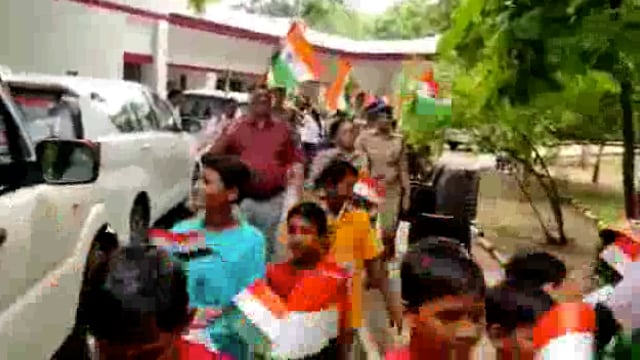 डीएम,एसपी के नेतृत्व में पुलिस परिवार के मेधावियों ने निकाली तिरंगा यात्रा