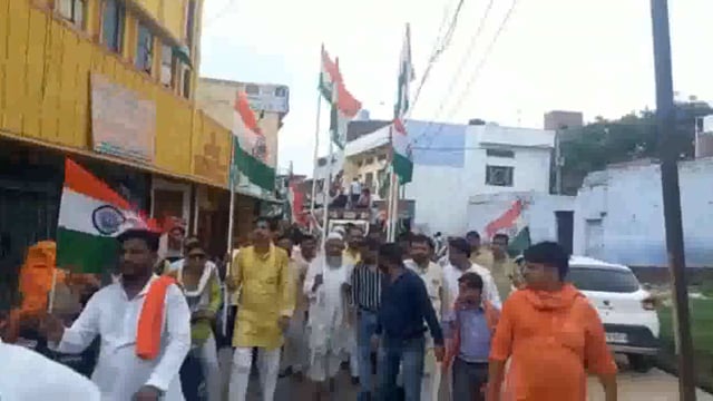 आजादी का अमृत महोत्सव के तहत मारहरा में निकाली गई तिरंगा यात्रा 