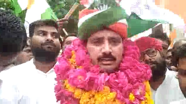 औरैया शहर से सपा के पूर्व मंत्री मोहम्मद इरशाद के नेतृत्व में मुस्लिम समाज के लोगों ने निकाली तिरंगा यात्रा ।