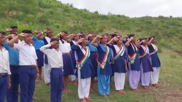 चानन  : लाखोचक मध्य विद्यालय के छात्रो ने बिछवे पहाडी पर मनाया अखंड भारत दिवस। 