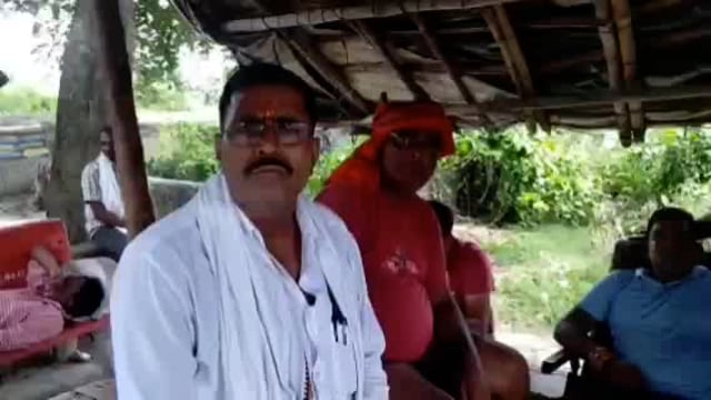 तरबगंज :बारिश न होने से किसान परेशान सूख रही फसलें