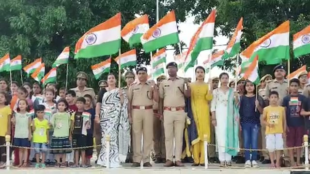 सिद्धार्थनगर पुलिस लाईन में बीती रात मनाया गया आजादी का अमृत महोत्सव 