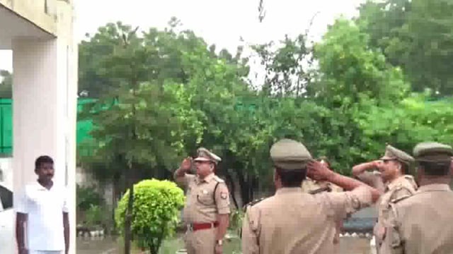 एसपी आवास पर फहराया गया तिरंगा झंडा