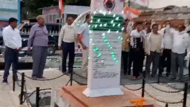 स्वतंत्रता दिवस की संध्या पर सिधौली के नागरिकों ने शहीद स्मारक पर एकत्र हो किया शहीदों को याद श्रद्धांजलि