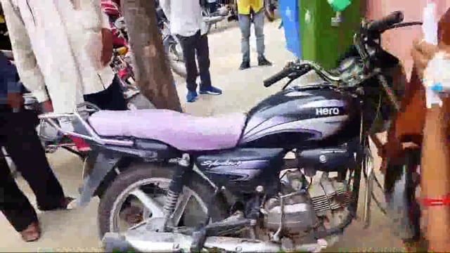 CHC संग्रामगढ़ निरोध लेने आये युवक को फर्मासिस्ट स्टाफ, BCPM ने ड्रेसिंग रूम में बंद करके मारा
मौजूद लोगो ने किया विरोध