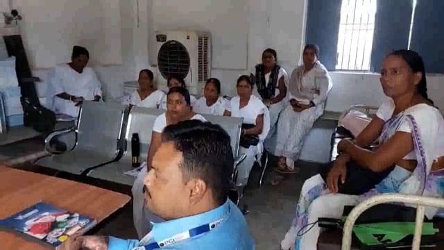 सिरदला पीएचसी में एएनएम व आशा कार्यकर्ताओं के साथ की गई बैठक,दिए गए निर्देश