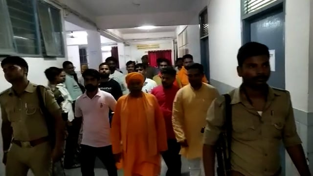 सिद्धार्थनगर जिले के इमरजेंसी वार्ड का औचक निरीक्षण करने पहुंचे विधायक श्यामधनी राही 