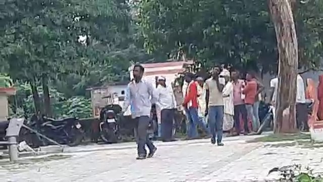 नवाबगंज क्षेत्र के तुलसीपुर माझा में हुई मारपीट थाने पर दी तहरीर