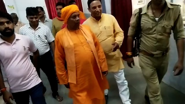 सिद्धार्थनगर जिले के मेडिकल कॉलेज का औचक निरीक्षण करने पहुंचे विधायक श्यामधनी राही 