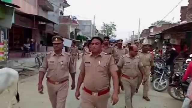 जन्माष्टमी को त्योहार को लेकर खैरी घाट थाने की पुलिस ने किया पैदल रोड मार्ग दिलाया सुरक्षा व्यवस्था का एहसास