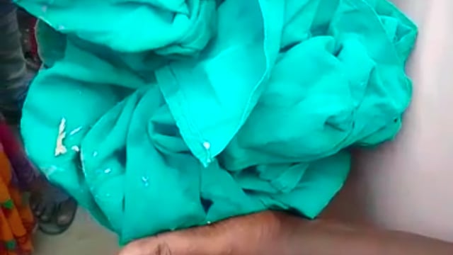 कोसीकला बठेन गेट पर मिला एक नवजात शिशु का शव जिसको कुत्ते रहते खींच लोगों ने उसको बचाया और कराया भर्ती कुछ देर हुई मौत