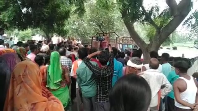 संदिग्ध परिस्थितियों में नाबालिग बालिका का छत के पंखे से लटकता मिला शव