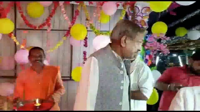 विष्णु जी के दसावतारो मे आण्ठवे कृष्णावतार,श्री कृष्ण जन्माष्टमी पर राज्यसभा सांसद प्रमोद तिवारी ने झुला झुलाया
