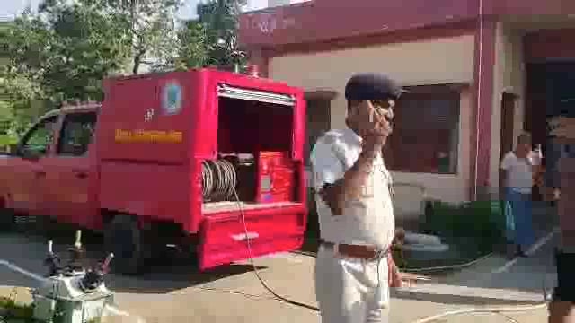 असरगंज पावर हाउस के पीएसएस सिटी पर आकाशीय बिजली गिरने  के कारण  हुआ ब्लास्ट लगी आग दमकल के टीम पहुंची आग पर पाया काबू 