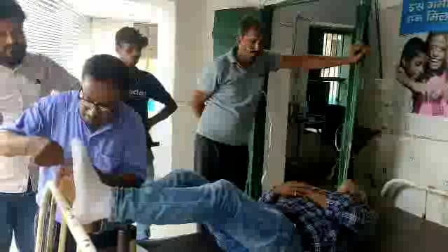 शाहकुंड असरगंज मार्ग में रहमतपुर पोखर  के समीप ऑटो एवं मोटरसाइकिल की सीधी टक्कर में मोटरसाइकिल सवार  गंभीर रूप से जख्मी 