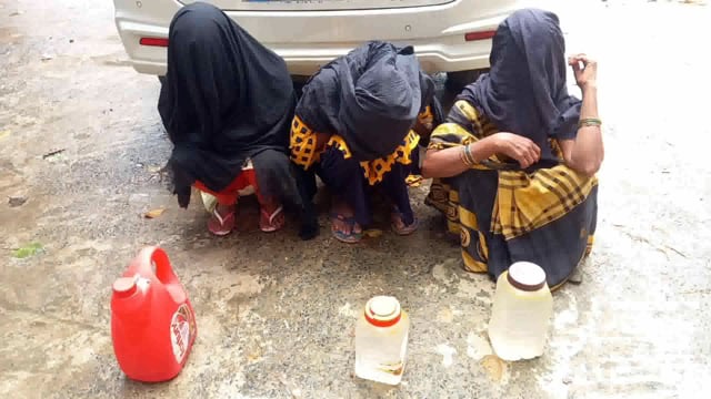 लखीसराय नगर थाना पुलिस ने शहर के पुरानी बाजार बिषहरी स्थान से 9 लीटर विदेशी शराब के साथ तीन महिला को किया गिरफ्तार