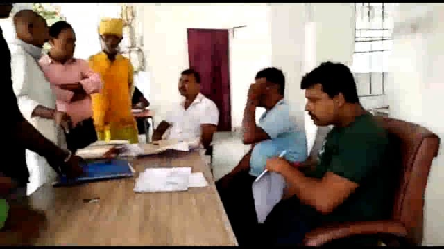 सिरदला थाना परिसर में जनता दरबार आयोजित कर 6 मामलों का किया गया निपटारा