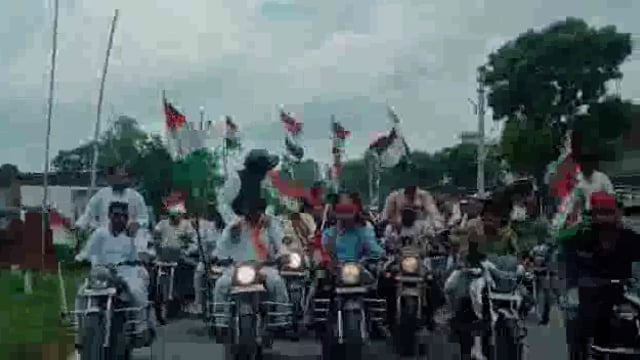 डुमरियागंज सांसद जगदम्बिका पाल ने निकाली तिरंगा यात्रा भारी संख्यामें लोग रहे मौजूद