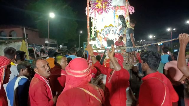 सूर्यगढ़ा पुरानी बाजार से धूमधाम से विसर्जन की गई बिहुला विषहरी की प्रतिमा