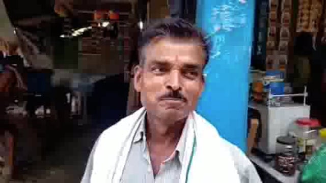 गोंडा मौसम की बेरुखी से सूख रही फसल किसान परेशान