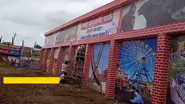 सिंदेवाही-लोनवाही शहरात दोन वर्षानंतर मिना बाजार लागत असल्याने लहान मुलांचा चेहऱ्यावर आनंद. 