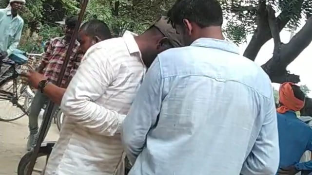 वजीरगंज के अंतर्गत बंधवा से गोंडा सड़क मार्ग पर अनियंत्रित यूको बैंन से बाइक में जोरदार टक्कर तीन गंभीर रूप से घायल 