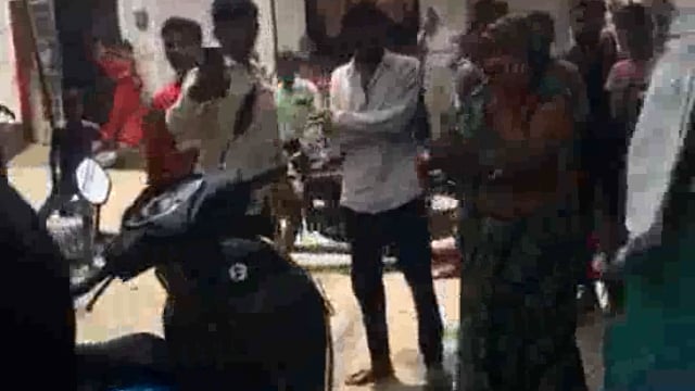 पालई  गांव की महिला प्रधान ने पिता पुत्र के साथ की मारपीट , पिता पुत्र के आयी चोट पीड़ितों ने दर्ज कराई रिपोर्ट ।